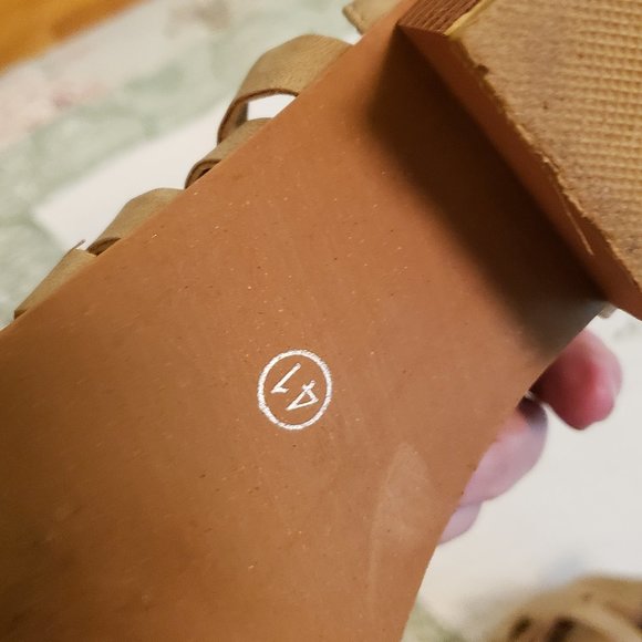 WOMAN'S SIZE 10 FAUX BRUSHED TAN LEATHER SHOES  w WOVEN STRAPES - UNBRANDED - Picture 7 of 10